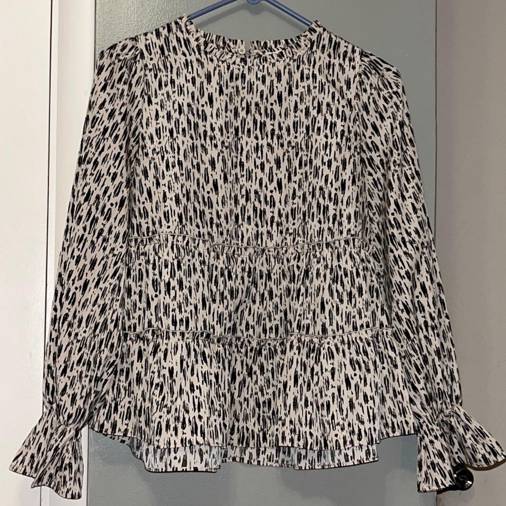 Boutique brand women’s high neck blouse. Tan and black design